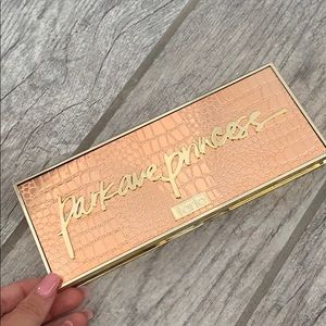 Tarte Bronzing and highlighting pallet